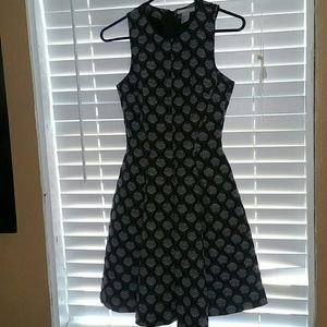 Super flattering H&M dress